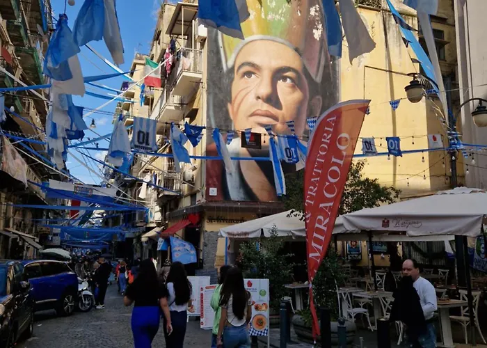 Seventeen نابولي